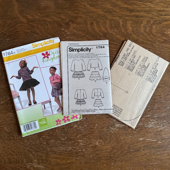 Simplicity 1764 Girl’s Coordinates Pattern (Skirt/Dress/Top/Purse) Sizes 3-8 - Picture 3 of 3